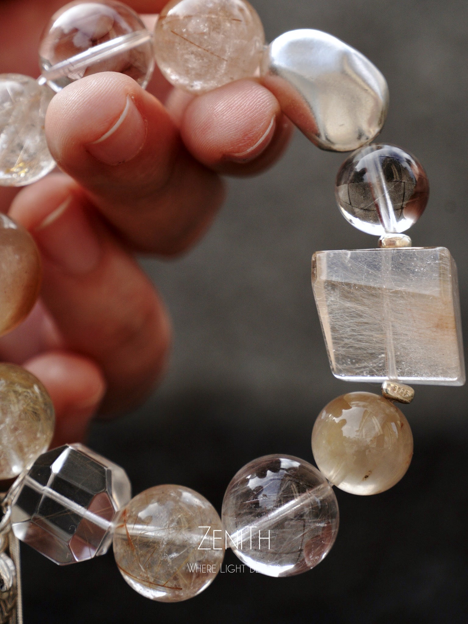 坠花迷|Incanto di Petali Cadenti